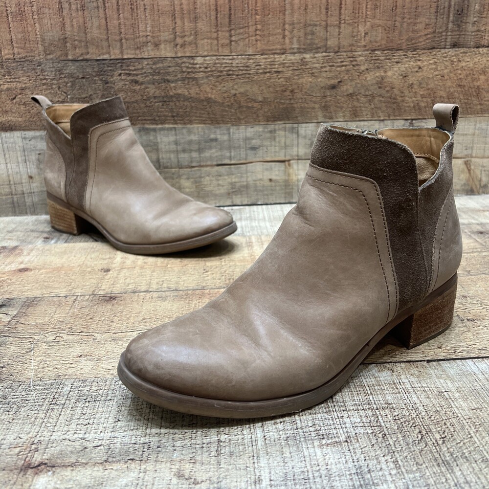 Korks Womens Light Brown Leather Side Zip Ankle Booties Size 9 M.